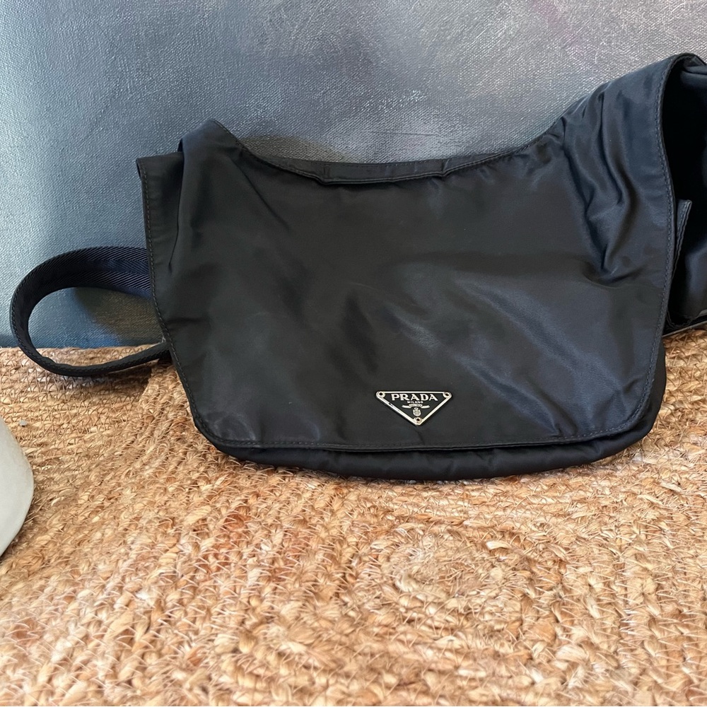 ❤️❤️❤️Sold❤️❤️❤️Prada Black Belt Bag for Men